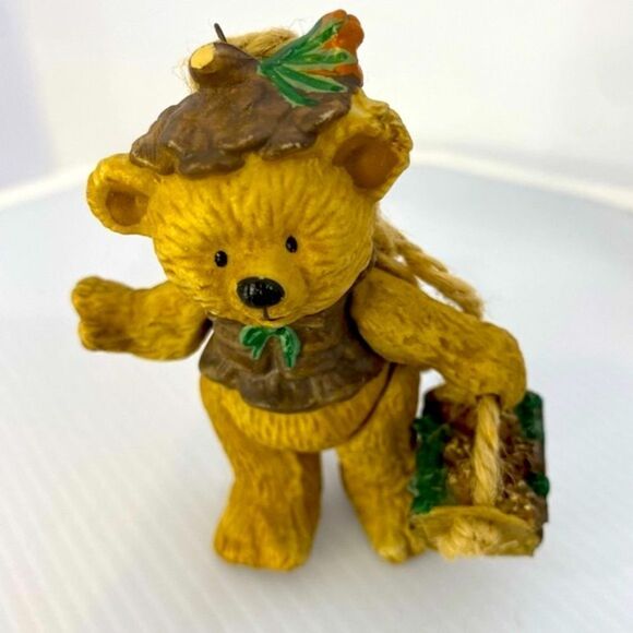 Hallmark 'Gift Bearers' 2004 6th In Series Teddy Bear Ornament Porcelain - Picture 9 of 13